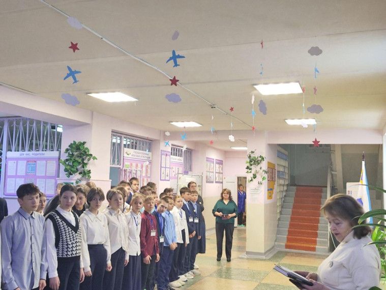 Сегодня в нашем лицее прошла торжественная линейка.